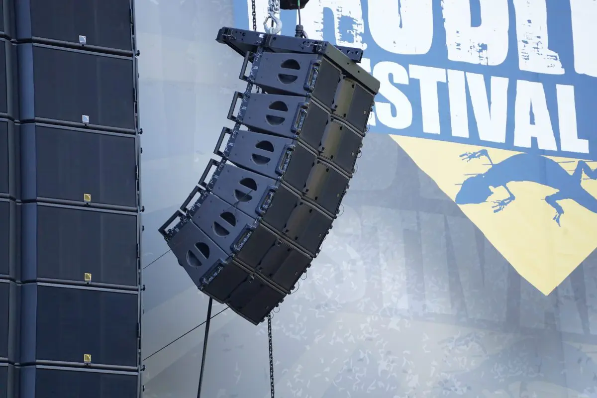Was ist ein Line Array? Technik und Einsatz erklärt